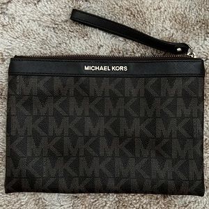 Michael Kors Wristlet